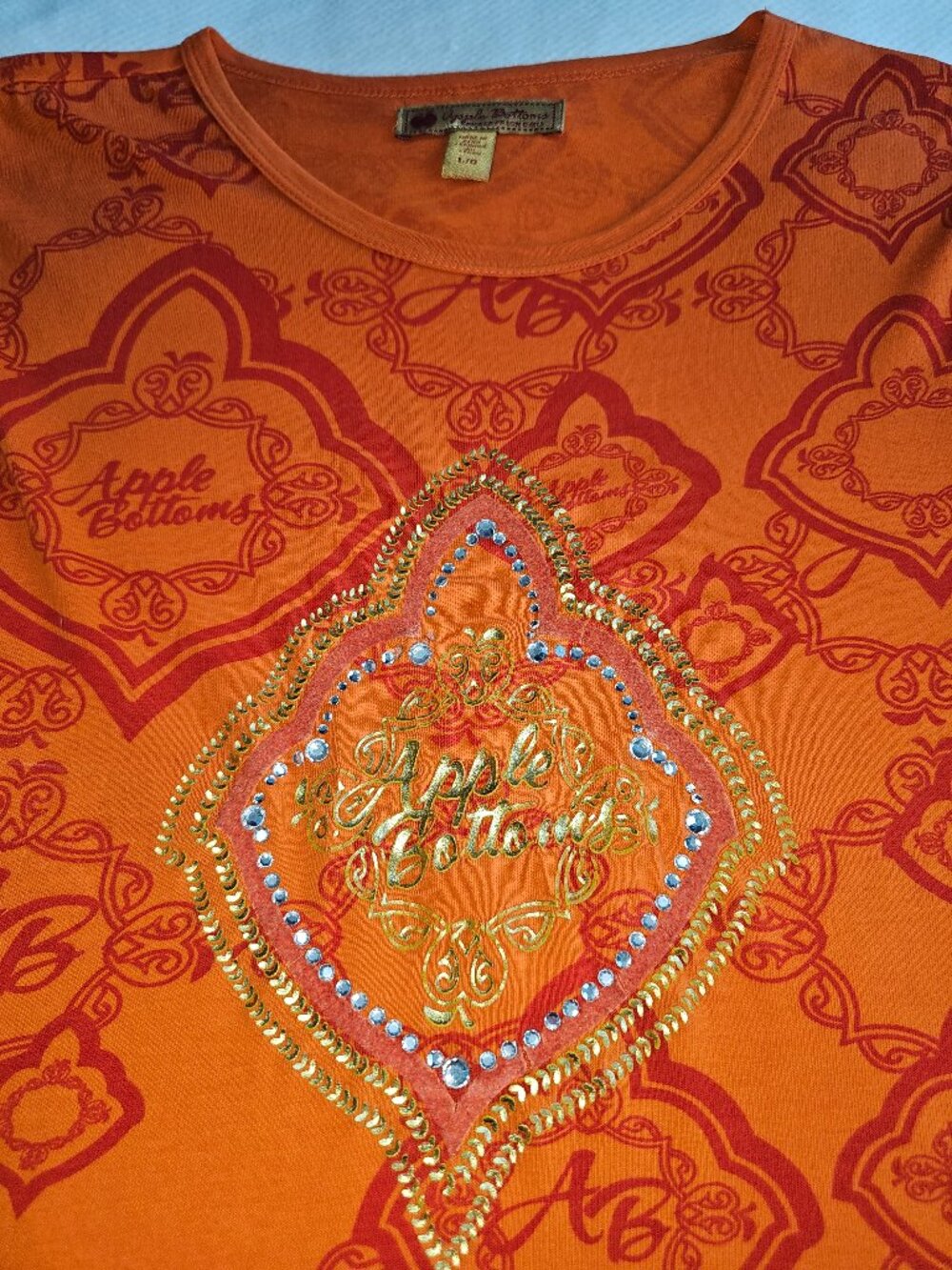 Apple Bottom graphic t-shirt Size L - Picture 3 of 8